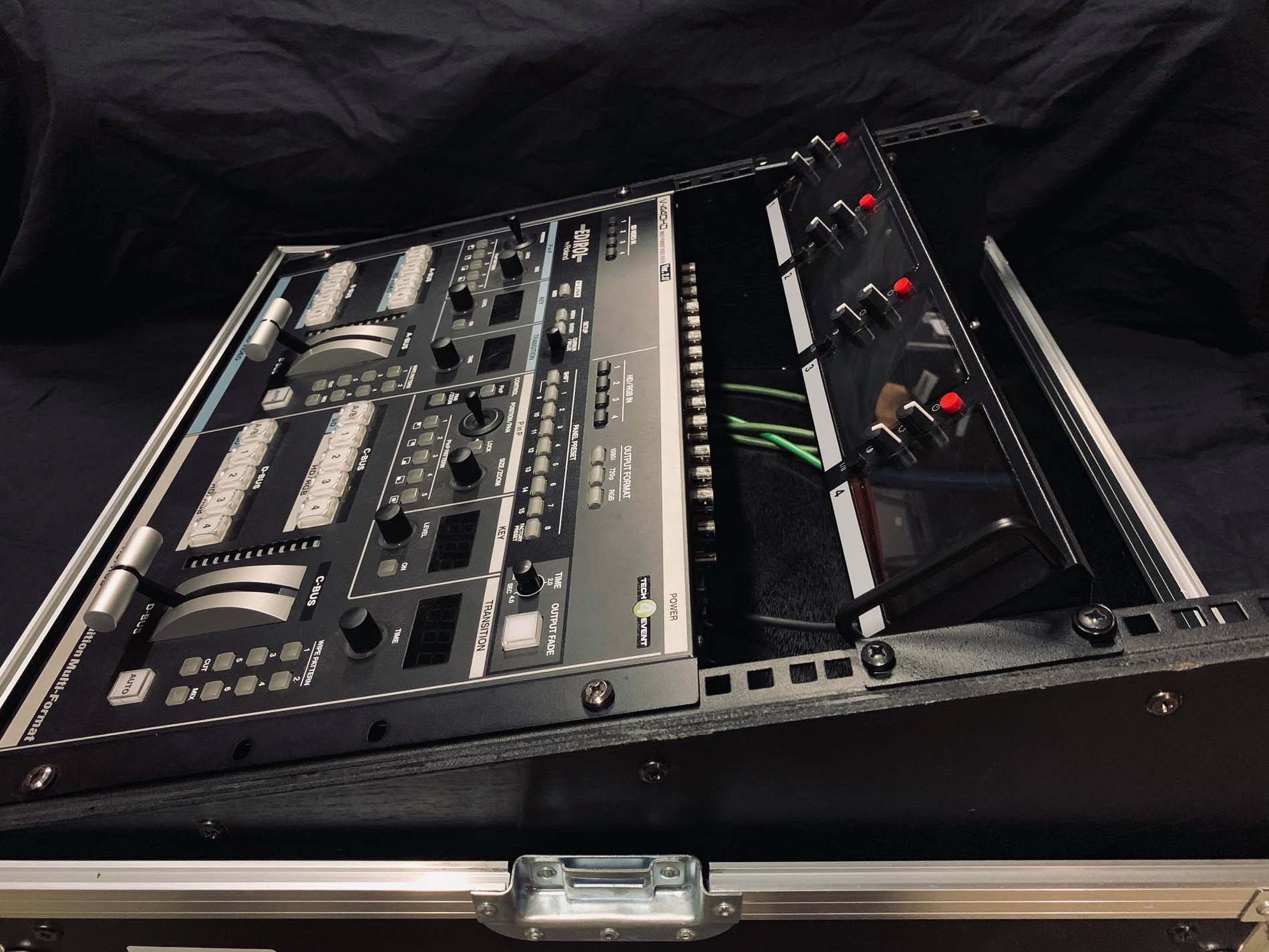 Roland V-440HD Multi-Format Video Mixer and Switcher – Gearwise 