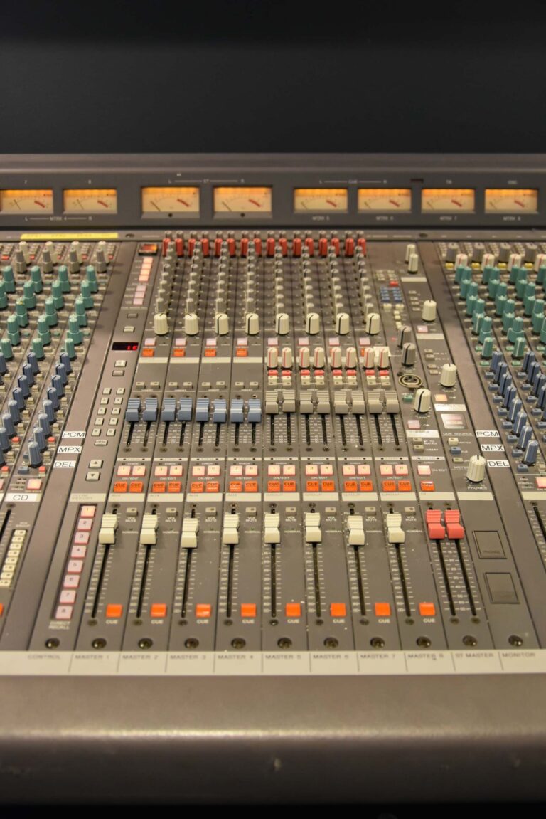 Yamaha PM3500-52 analog mixer for sale