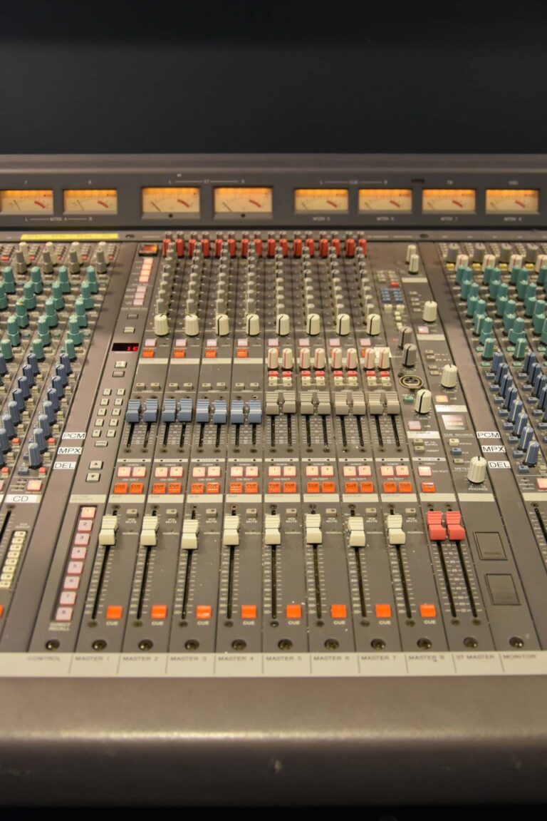 Yamaha PM3500-52 Mixing Console – Gearwise – AV & Stage Equipment