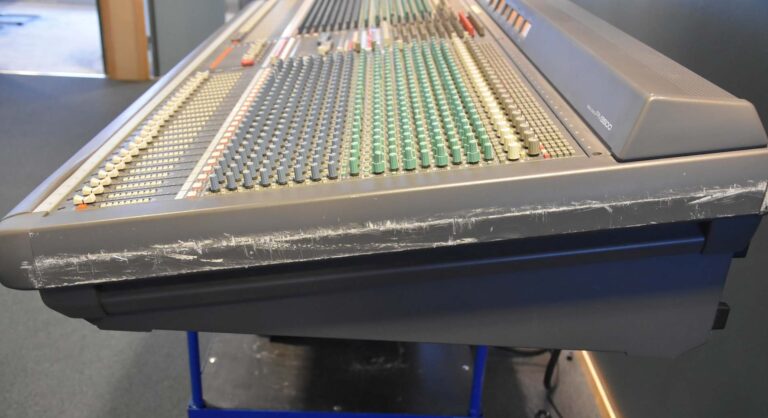 Yamaha PM3500-52 analog mixer for sale