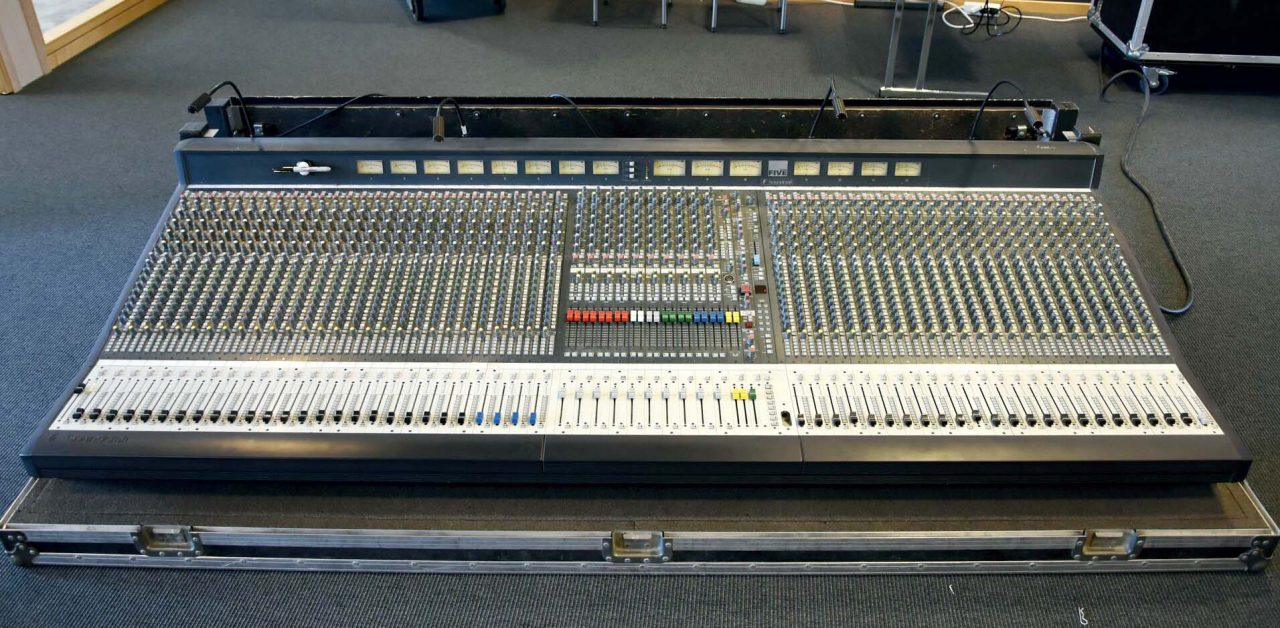 Soundcraft Series 5 48ch Mixing Console – Gearwise – AV & Stage Equipment