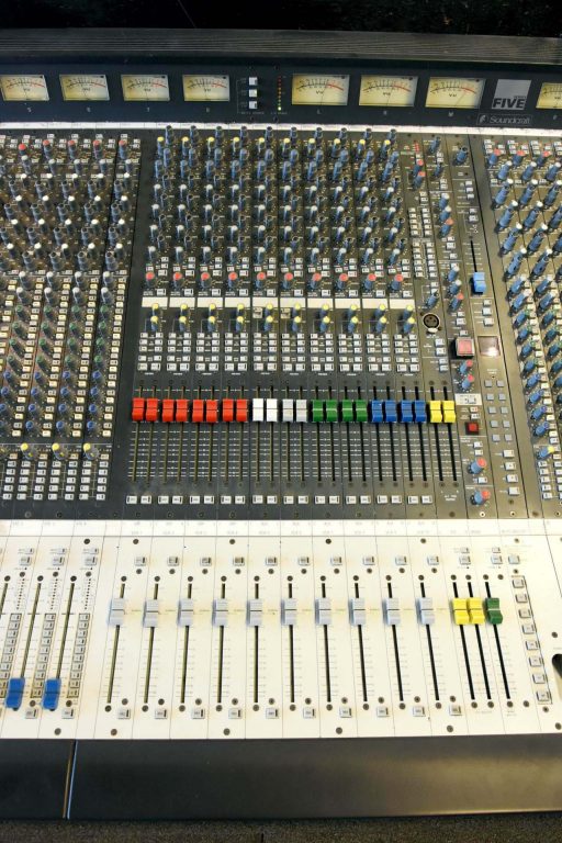 Soundcraft Series 5 48ch Mixing Console – Gearwise – AV & Stage Equipment