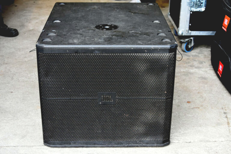 Used JBL VRX918S on Gearwise