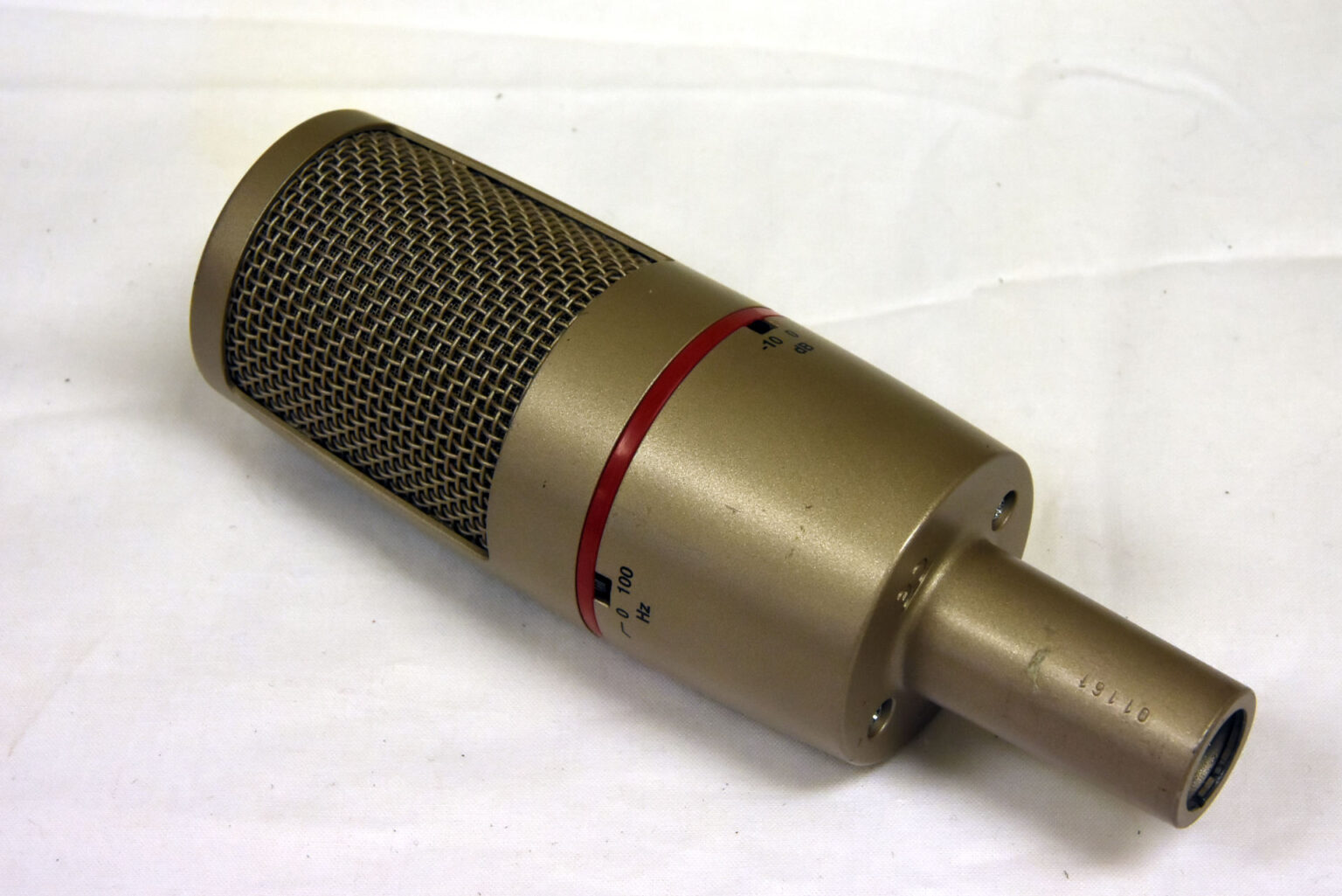 AKG C4000B Condenser mic w/holder – Gearwise – AV & Stage Equipment