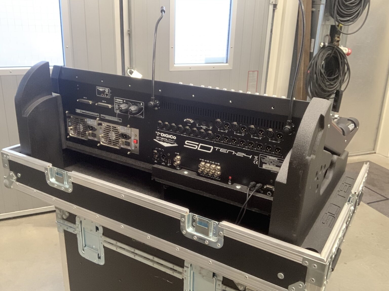 DiGiCo SD10 24 Digital Mixing Console Gearwise AV Stage Equipment DiGiCo SD10 24 Digital Mixing Console Gearwise AV Stage Equipment