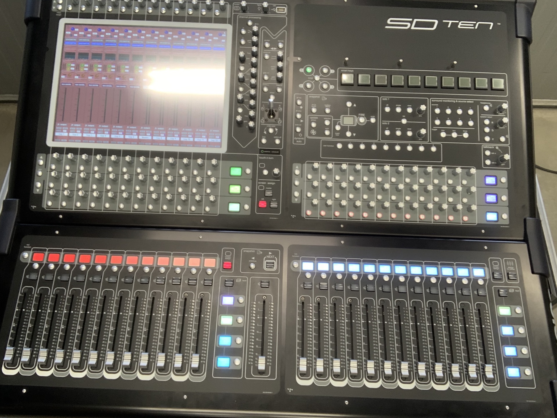 DiGiCo SD10 24 Digital Mixing Console Gearwise AV Stage Equipment DiGiCo SD10 24 Digital Mixing Console Gearwise AV Stage Equipment