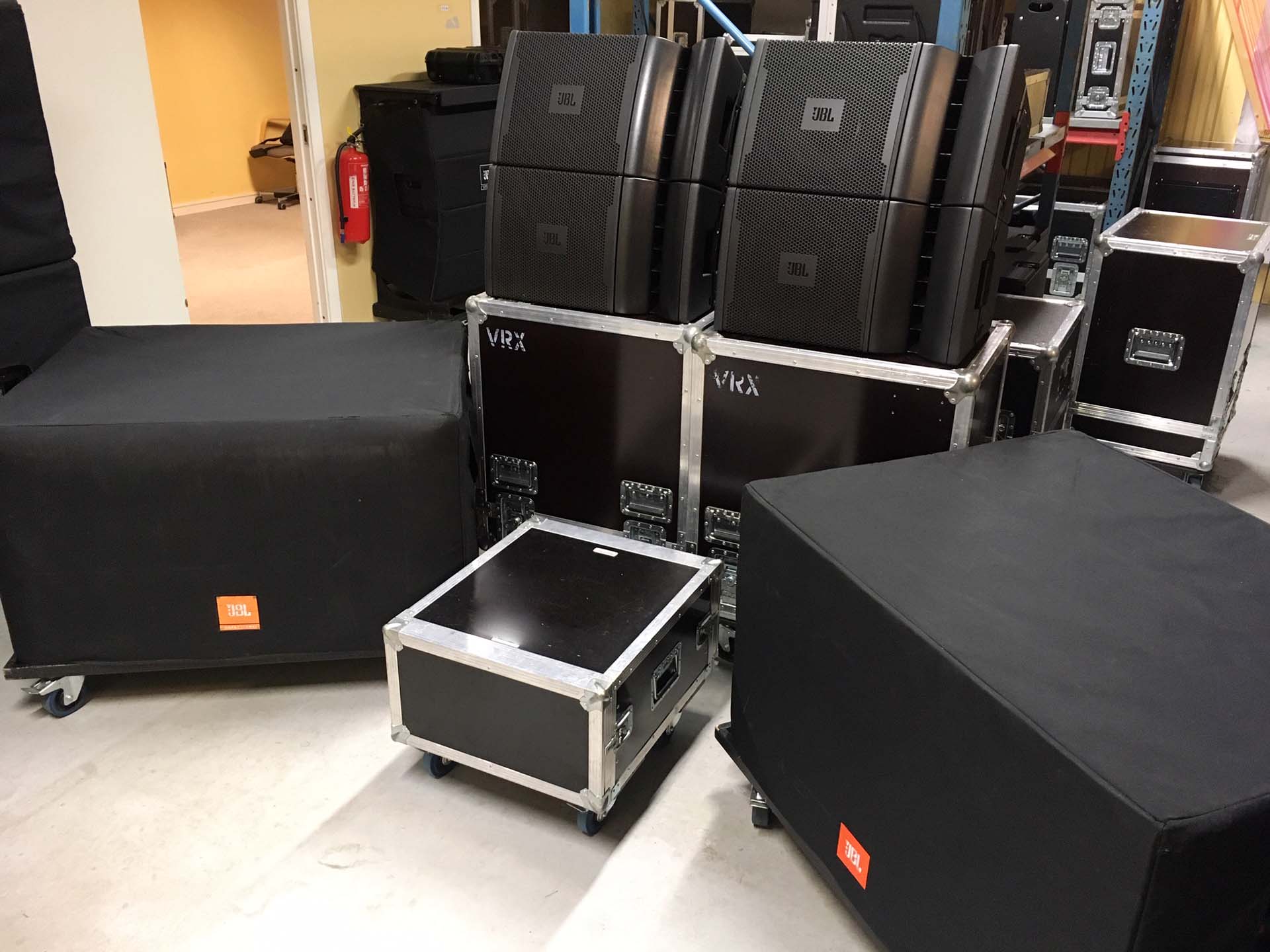 jbl vrx rigging