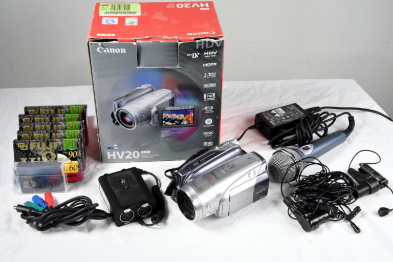 Canon HV20 HD Camera Kit