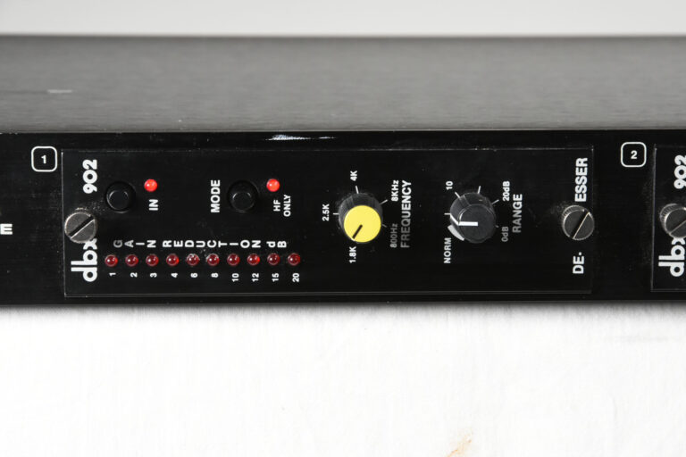 dbx 902