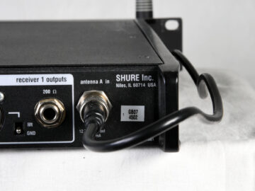 Shure UHF-R UR4D UR1 UR2