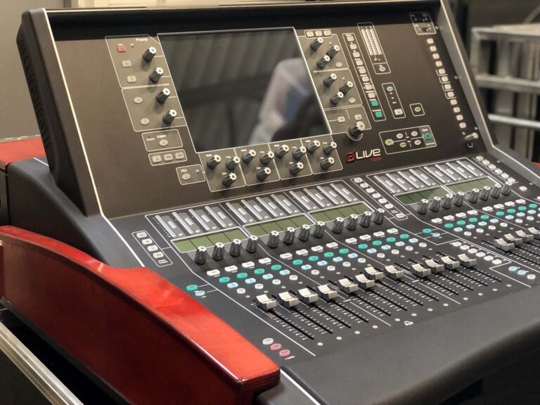 dLive S3000