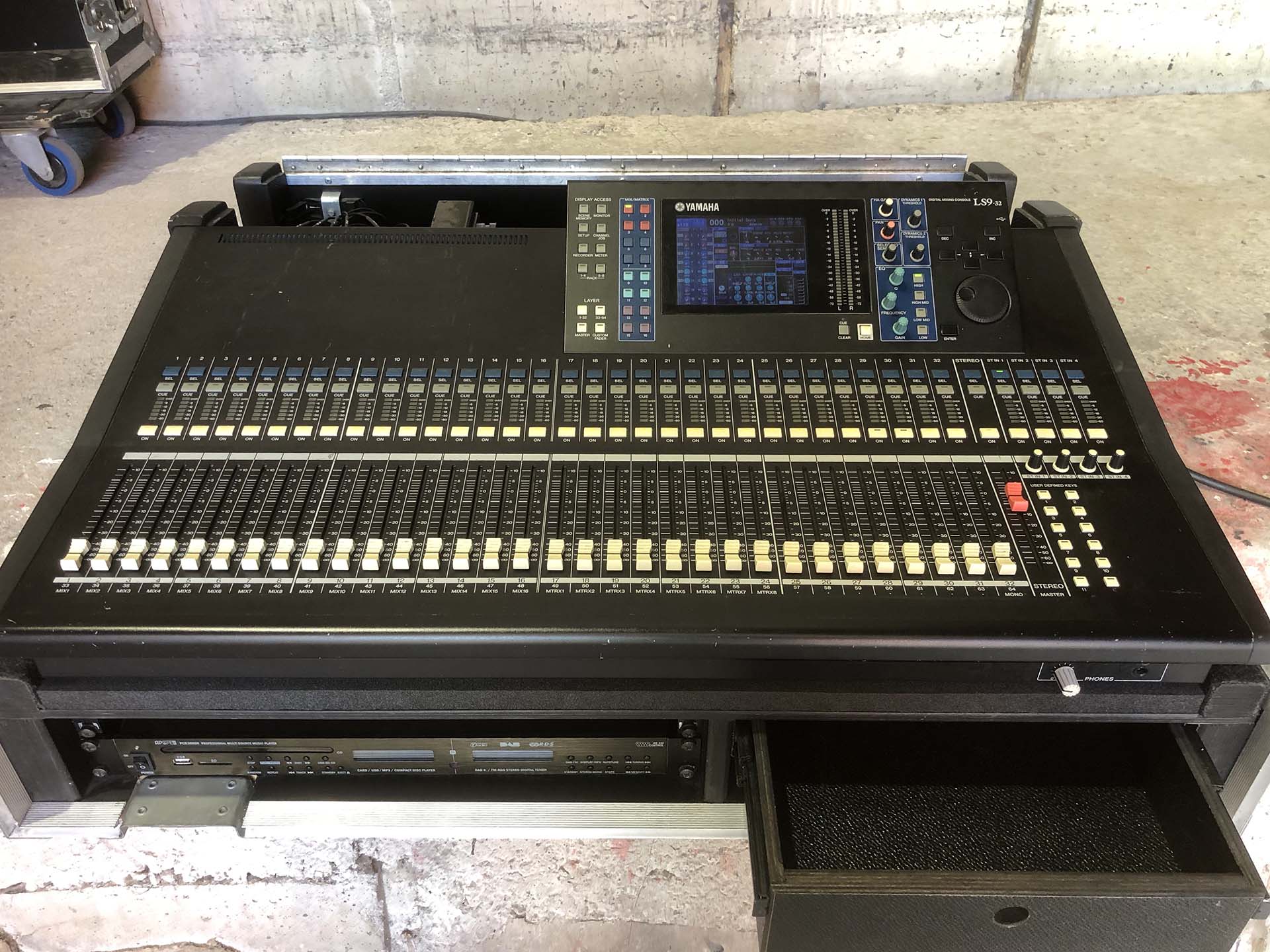 Yamaha LS9-32 digital mixer – Gearwise – AV & Stage Equipment