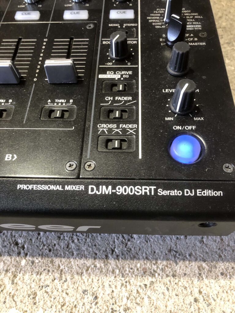 Pioneer DJM900 SRT Serato
