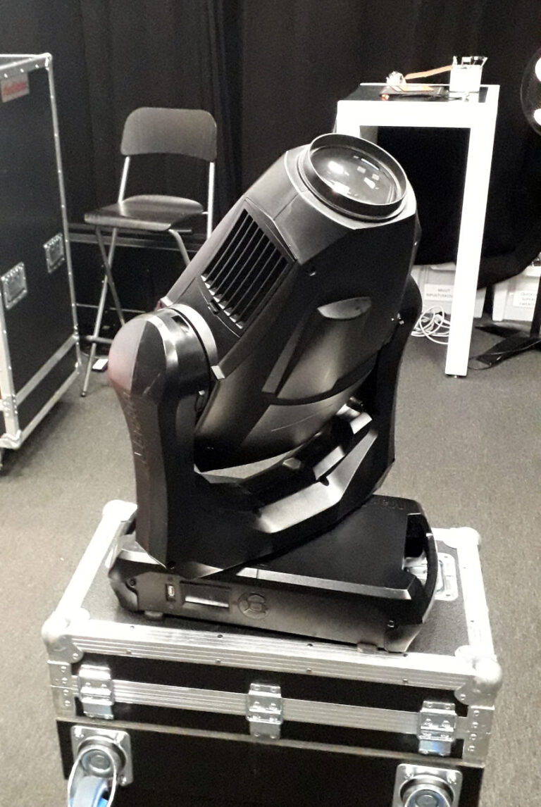 Martin MAC Quantum Profile 5x package