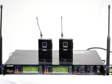 Shure UHF-R UR4D 2xUR1 R9 System Package
