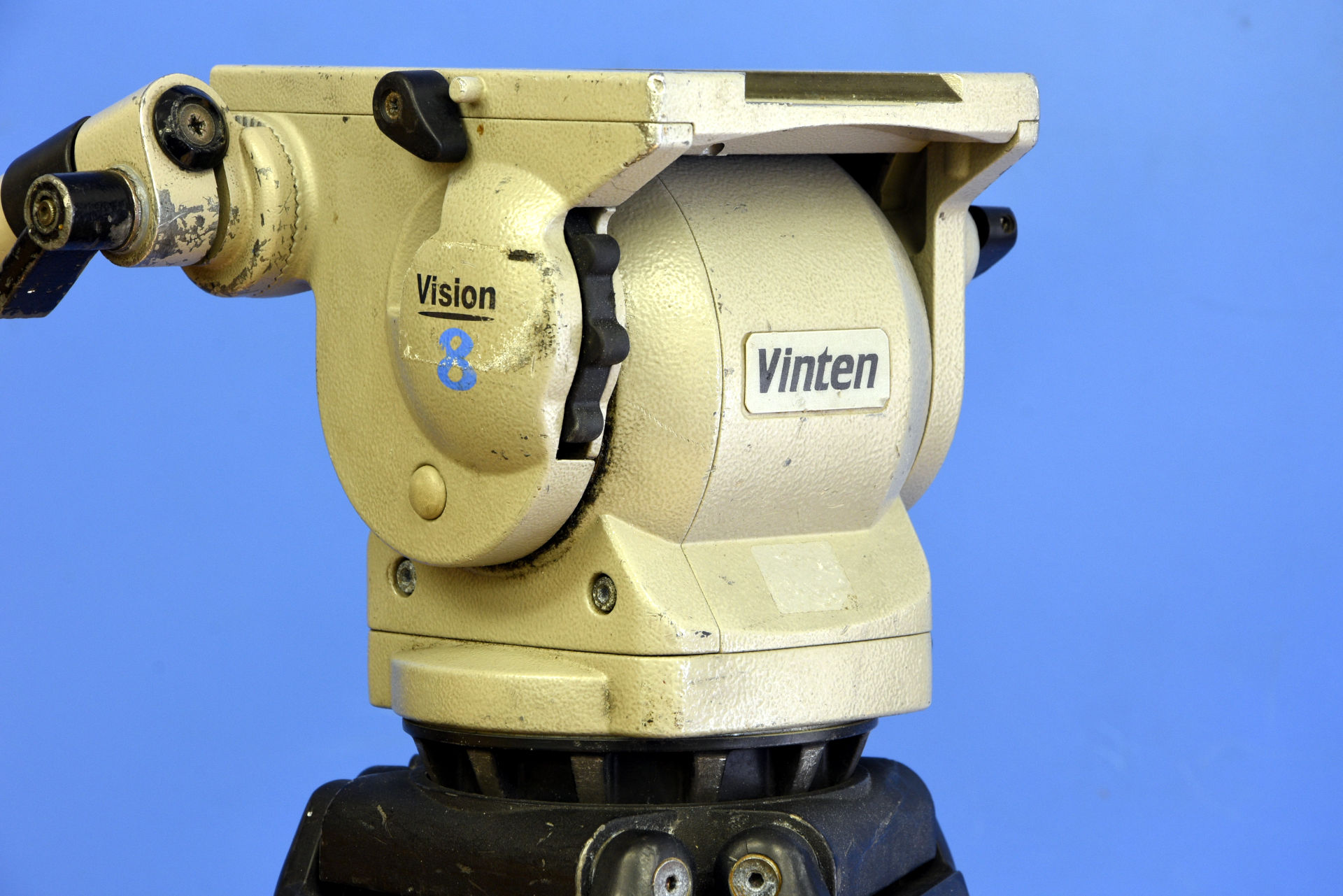Vinten Vision 8 Head Tripod Gearwise AV & Stage Equipment