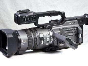 Sony DSR-PD150P MiniDV Camcorder Kit