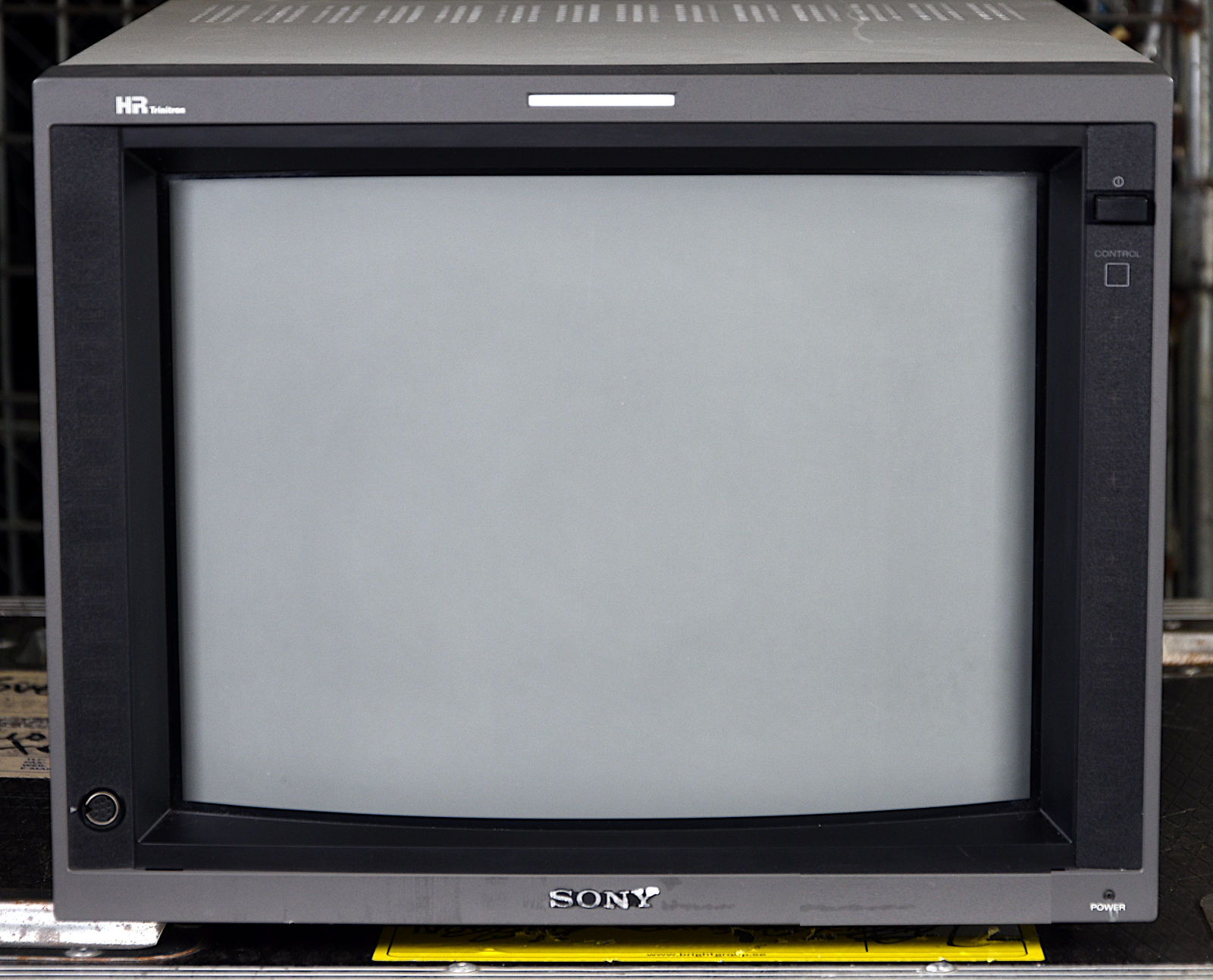 Sony Trinitron Colour Video Broadcast Monitor PVM-14L4 