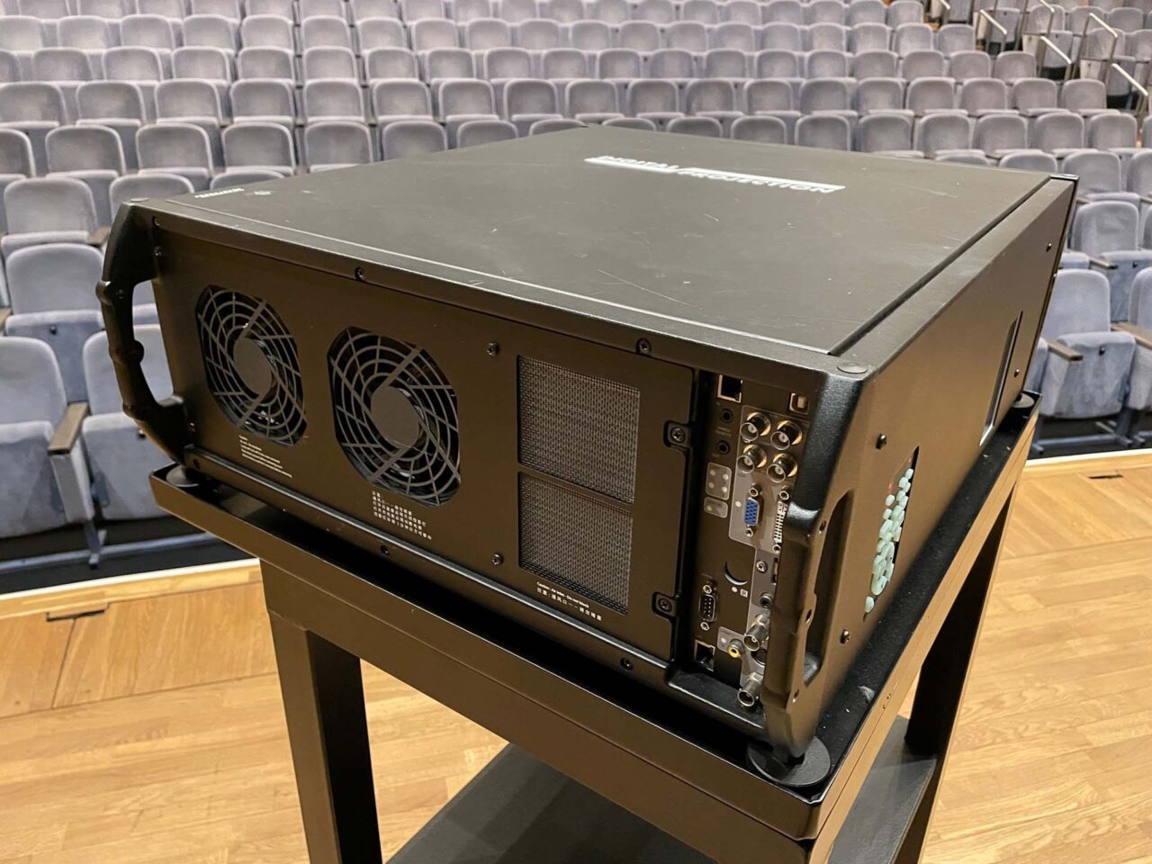 Digital Projection Titan 930 1080p 3D Gearwise AV & Stage Equipment