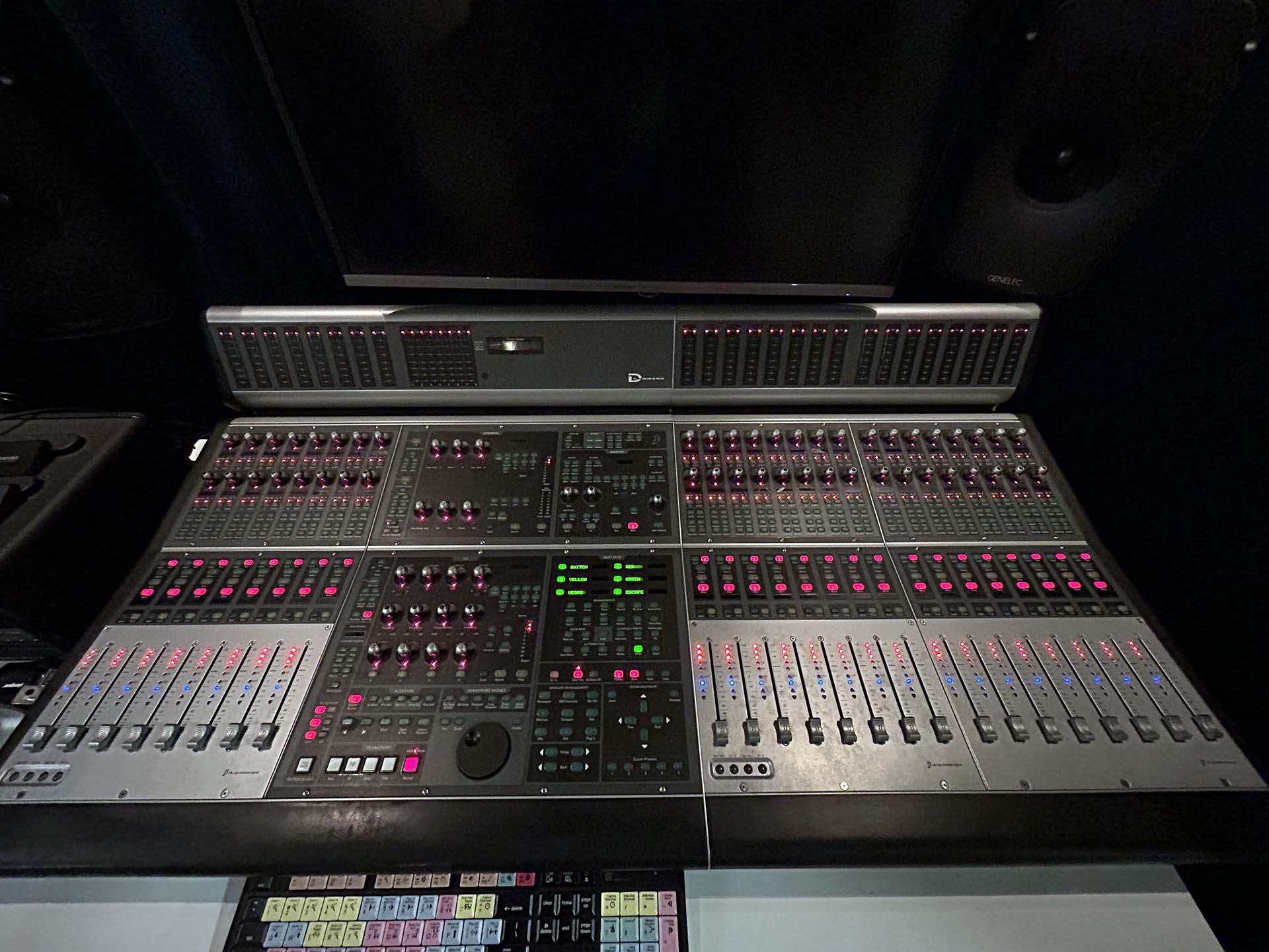 Avid D-Command ES – Gearwise – AV & Stage Equipment