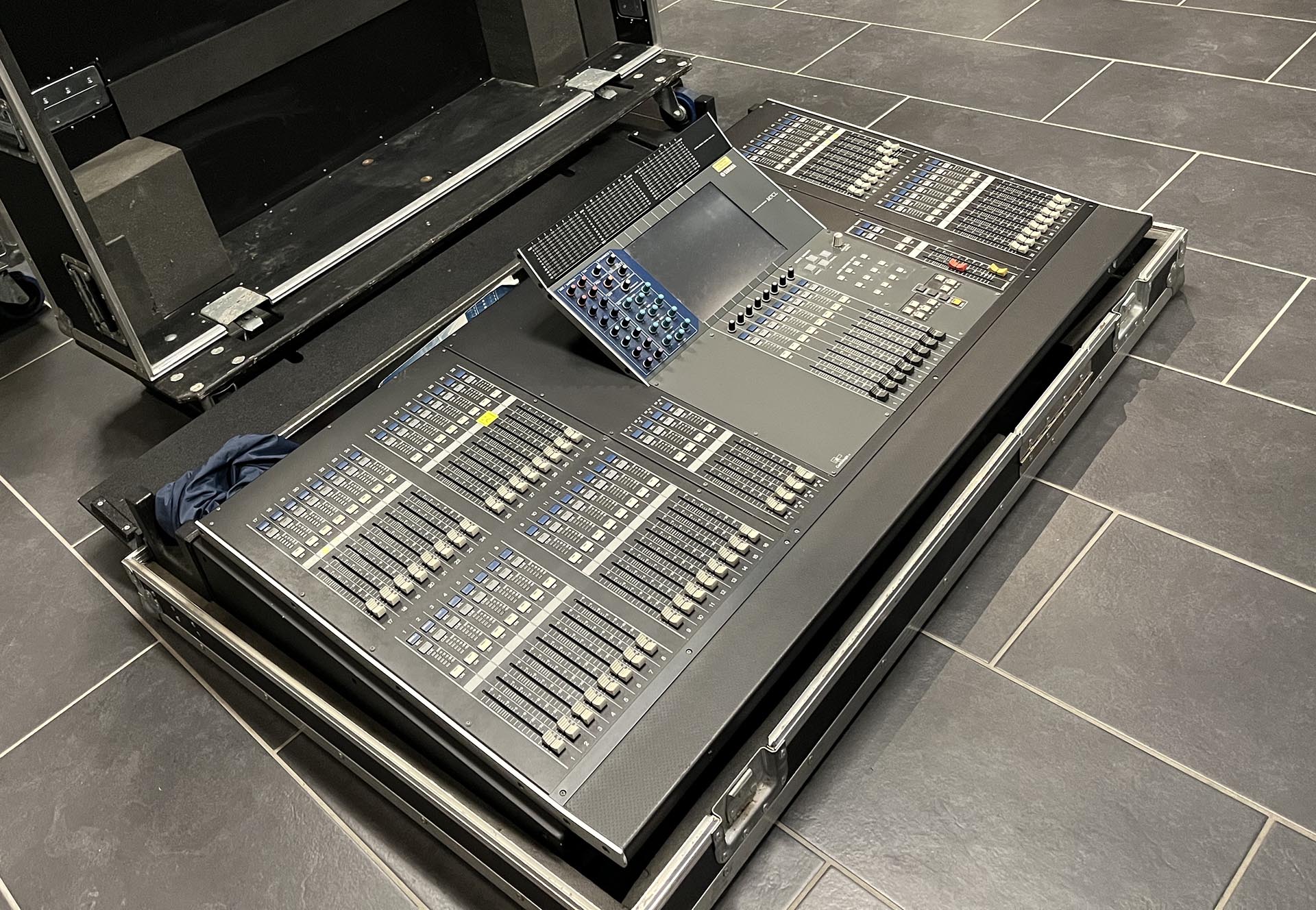 Yamaha M7CL Gearwise AV & Stage Equipment